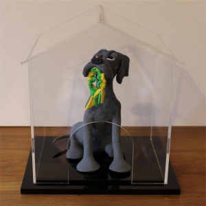 Siyah tabanlı özelleştirilmiş şeffaf özel perspex akrilik kedi kumu kapağı 