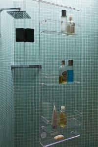 Özelleştirilmiş modern yüksek şeffaf akrilik asılı banyo duş caddy raf 