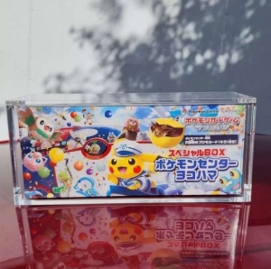 Pokemon Akrilik Booster Pikachu Poncho Koleksiyon Kutusu 