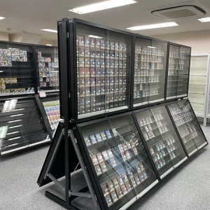 Kilitlenebilir Standart TCG Kart Rafı