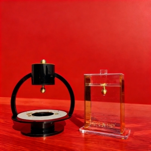 Modern Lucite Mayim Acharonim