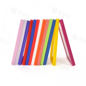 PSA derecelendirilmiş kartlar için canlı silikon koruyucu kılıflar.